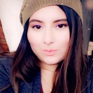 Meet your Posher, Roxana